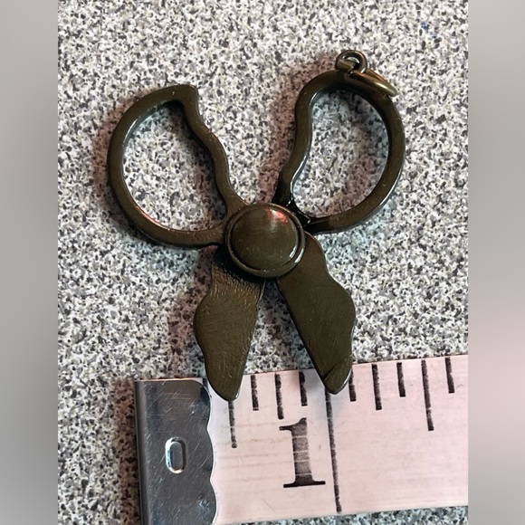 Brown Metal Scissor Pendant - Picture 4 of 4
